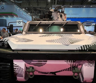 Там, де інші не пройдуть: фінський виробник бронетехніки Patria представив нову гусеничну всюдихідну платформу FAMOUS