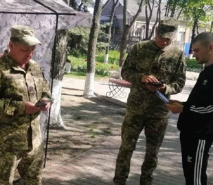 «В ТЦК ніхто не забрав у мене телефон, не побив, не кричав». Львівський айтівець розповів про свій шлях мобілізації за обраною вакансією