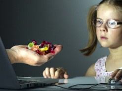 Запорожские активисты поймали педофила, который совращал малолетнюю девочку