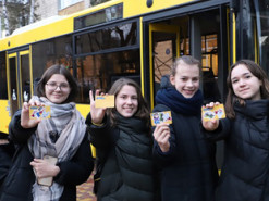 28 тис. школярів Києва вже отримали електронний учнівський