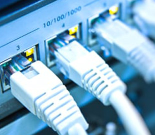 Відключення інтернету та зв'язку не зупинили протести в Ірані