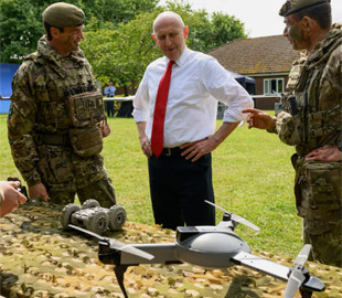 Британські солдати зможуть збивати безпілотники над військовими об'єктами