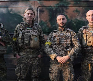 Тарас Тополя з фронту насмішив кумедним відео зі своїми танцями