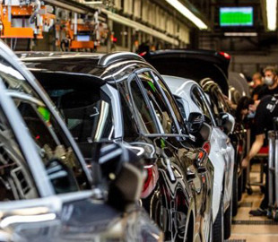 Дефицит чипов сократит мировое производство автомобилей на 670 000 штук в первом квартале