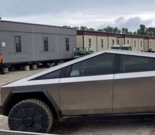 Tesla будет продавать свои автомобили неокрашенными