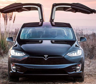Tesla установила в 2021 году рекорд по продажам электромобилей в мире