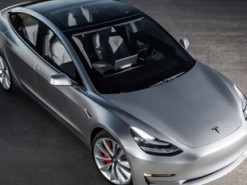 Корпорація Tesla відкликає майже 50 тисяч Model 3