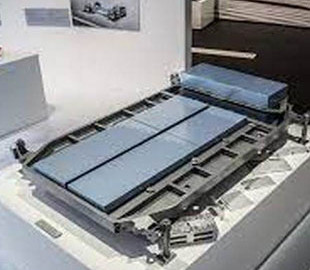 Через зростання цін на сировину для акумуляторів електромобільні компанії скоротять асортимент