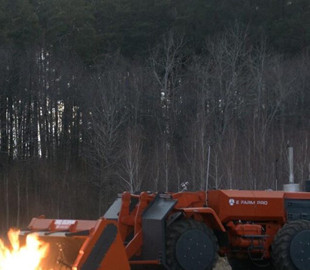 Українські інженери перетворили трактор Т-156 на машину для розміновування