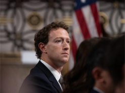 Білий дім прокоментував чутки про те, що Марка Цукерберга вигнали з Овального кабінету