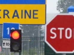 В Україні розширили список чоловіків, які можуть виїхати за кордон: про кого мова і що для цього потрібно