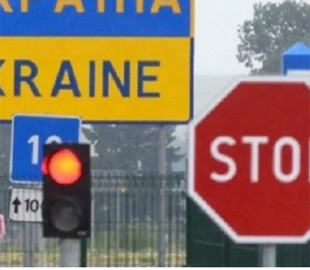 В Україні розширили список чоловіків, які можуть виїхати за кордон: про кого мова і що для цього потрібно