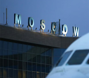 Атака українських дронів спричинила колапс московського аеропорту