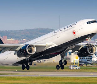 Суд у Канаді зобов'язав Air Canada виплатити компенсацію за обман пасажира її чат-ботом з продажу квитків