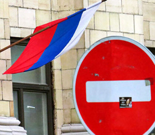 Состоятельный слой населения России пытается покинуть страну — британская разведка