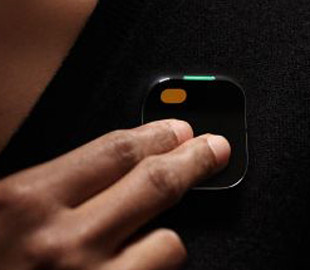 Вдвічі менший за iPhone. Що відомо про новітній гаджет, здатний замінити смартфони