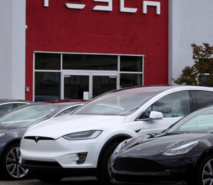 Tesla почала продавати китайські авто