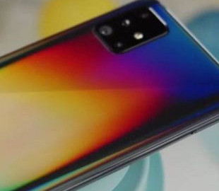Недоліки пластикових смартфонів, які варто врахувати перед покупкою