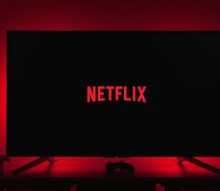 Акції Netflix впали після обережних прогнозів та оголошення про викуп на $25 млрд