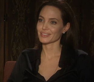 Анджелина Джоли без косметики не побоялась показать лицо вблизи (фото)