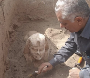 Археологи знайшли в Єгипті незвичайну статую сфінкса