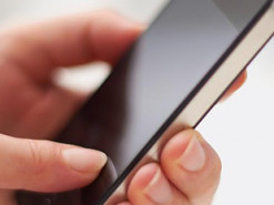 З нового року пенсіонерів почнуть обслуговувати через мобільний додаток