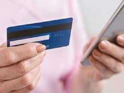 Під виглядом працівника банку шахрай видурив у жінки 60 тисяч гривень