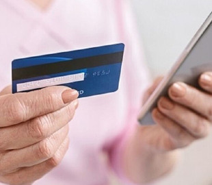 Під виглядом працівника банку шахрай видурив у жінки 60 тисяч гривень