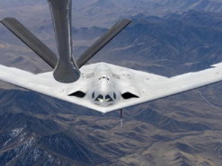 Найновіший стелс-бомбардувальник США вперше показали зверху