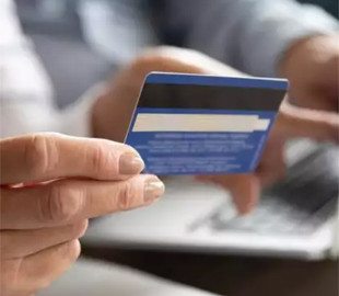 Шахраї ошукали чотирьох українців на понад 150 тисяч гривень