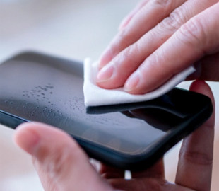 Чистимо смартфон без шкоди: що можна, а чого не можна робити