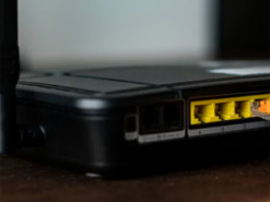 Загадкова функція: експерти пояснили, навіщо насправді потрібна кнопка скидання на роутері