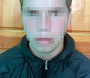 Выхватил из рук мобильный: в Киеве будут судить мошенника