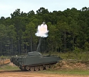 120-мм міномет Patria NEMO встановлено на новій броньованій машині AMPV