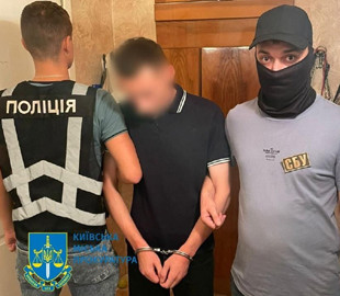 Затримали киянина, який за вказівками інтернет-куратора з рф підпалював військові авто