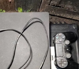 Житель Дніпропетровщини побив каструлею односельчанина, аби відібрати у нього PlayStation 4