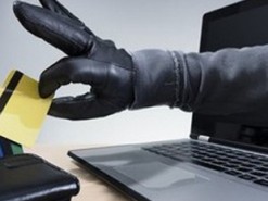 Псевдобанкір виманив у жінки останні гроші