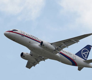 Під Москвою розбився "імпортозаміщений" пасажирський літак Superjet 100