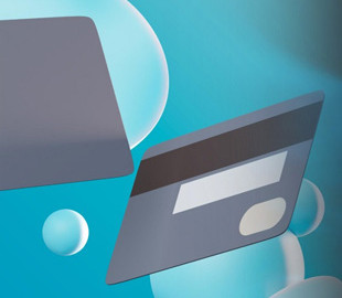 Випущена перша в світі біометрична металева картка: чим цікава