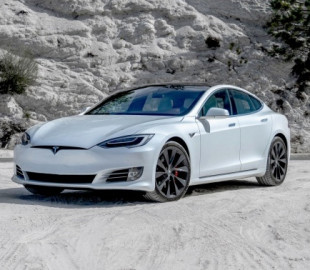 Tesla отримає заборону на продаж безпілотних автомобілів у Британії