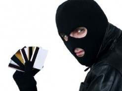 Шахрай зняв з банківської картки херсонця 4 тисячі гривень