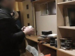 Купа дитячої порнографії, тиск на потерпілу: що нині відомо про справу кременчуцького фотографа та його співмешканки