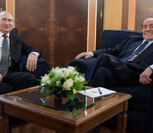 Путін та Берлусконі порушили санкції ЄС, коли обмінялися горілкою та вином, – ЗМІ