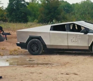 Tesla Cybertruck розстріляли з пістолета Glock