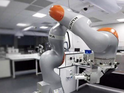 В Англии робот-ученый делал открытия, пока все были на карантине