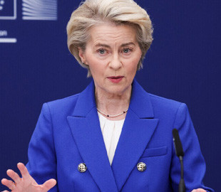 Болгарія відмовилася розслідувати інцидент з екстреним приземленням літака фон дер Ляєн