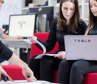 Илон Маск признал, что в ближайшие 12 месяцев штат Tesla только увеличится