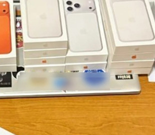 В «Устилузі» затримали жінку з 23 iPhone на 1,6 мільйона гривень