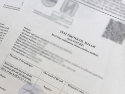 У Києві працівник турагентства масово збував підроблені COVID-довідки
