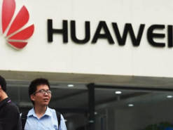 Huawei откладывает запуск своей ОС на замену Android